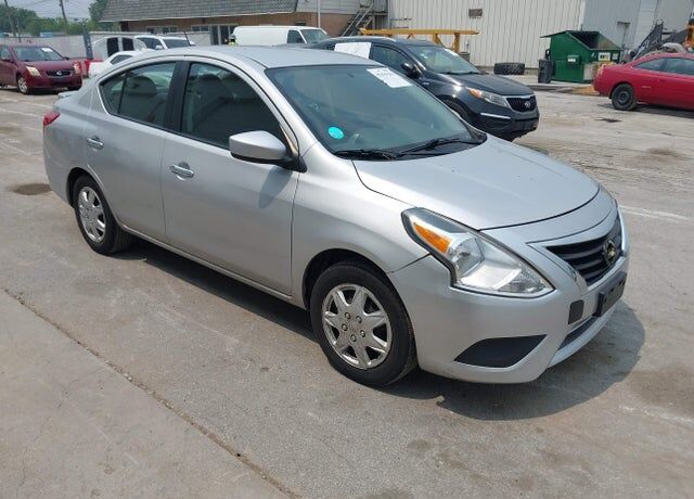 2016 NISSAN Versa