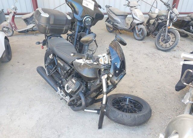 2017 MOTO GUZZI V9 Bobber