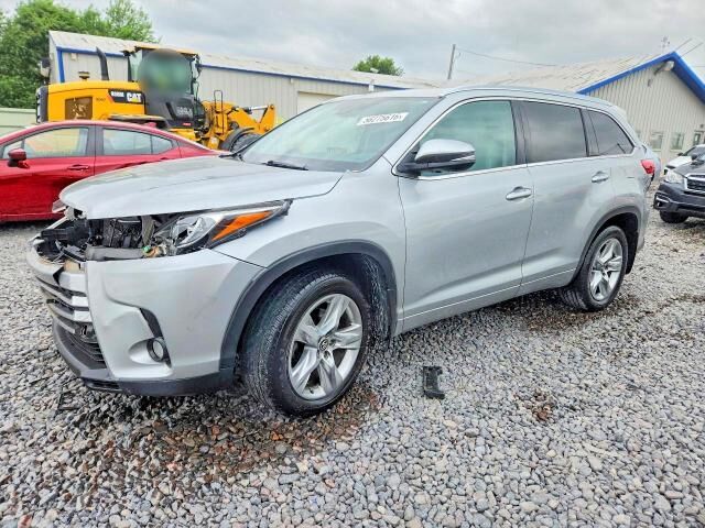2017 TOYOTA Highlander