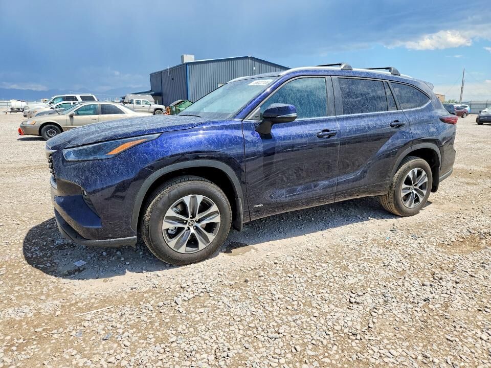 2026 TOYOTA Highlander