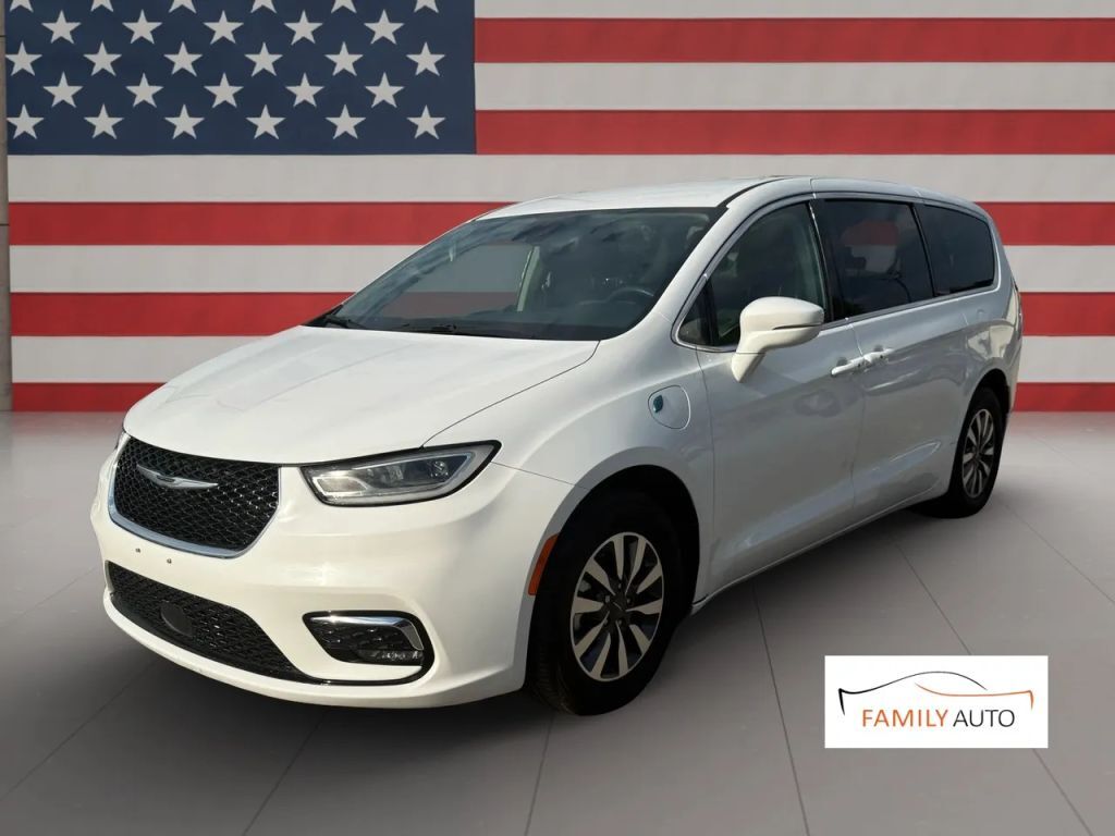 2022 CHRYSLER Pacifica