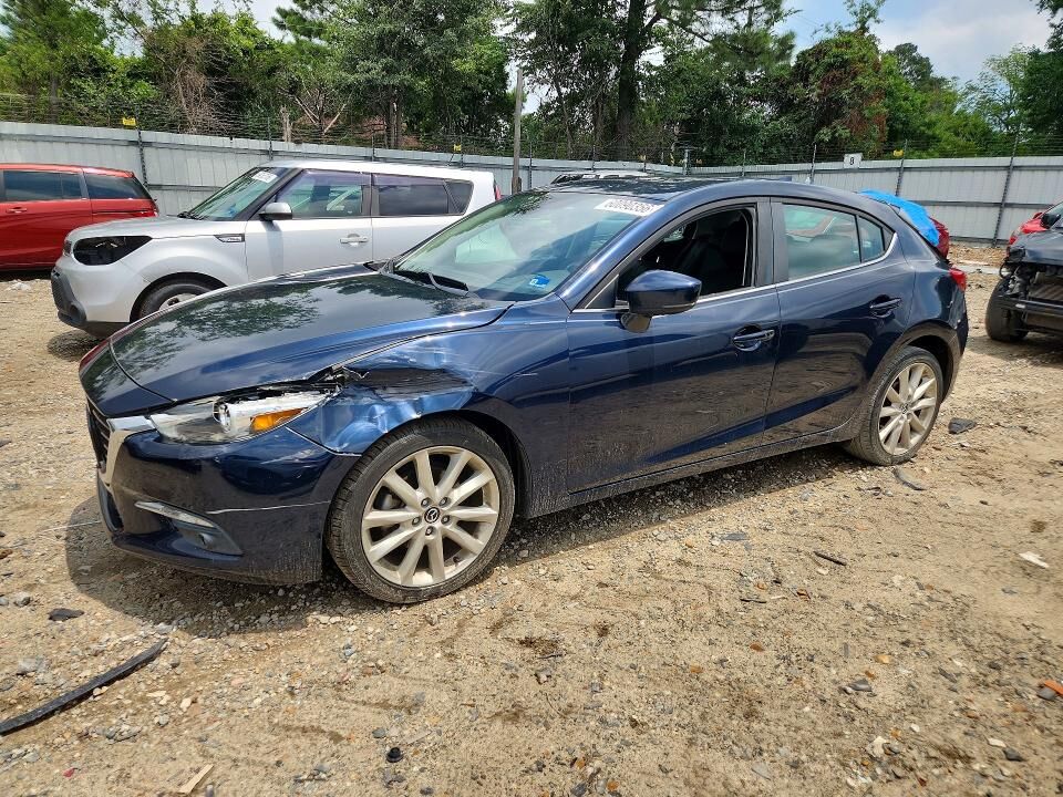 2017 MAZDA Mazda3