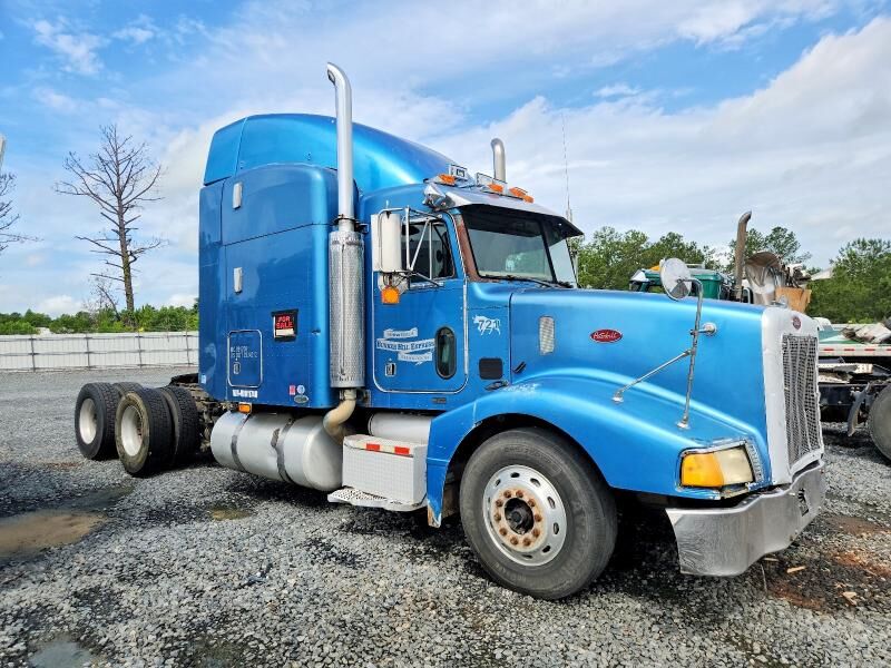 2004 PETERBILT 385