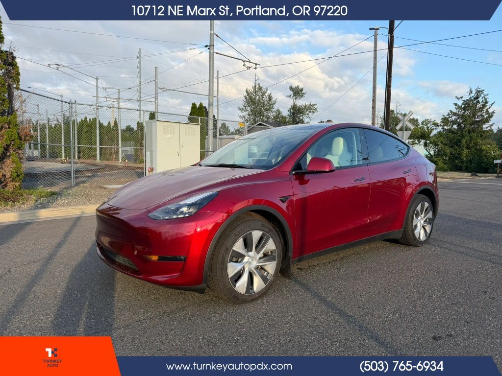 2024 TESLA Model Y