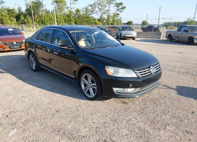 2012 VOLKSWAGEN Passat
