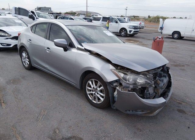 2016 MAZDA Mazda3
