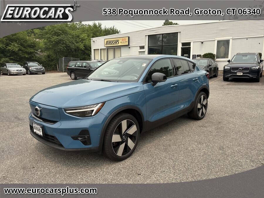 2023 VOLVO C40