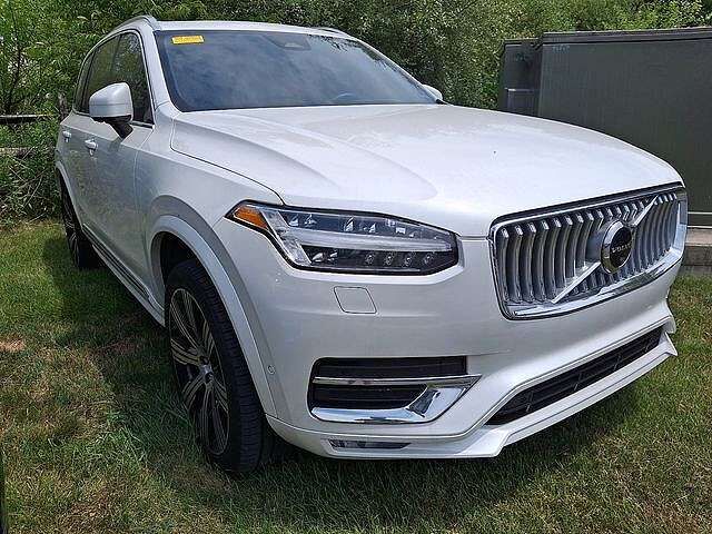 2023 VOLVO XC90