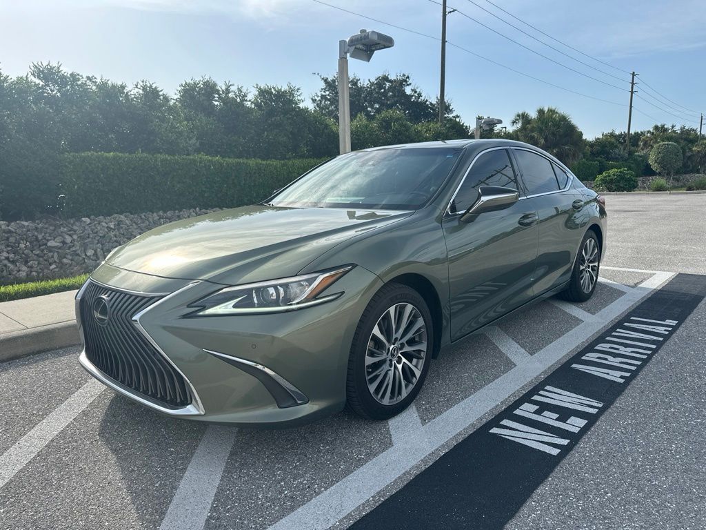 2019 LEXUS ES