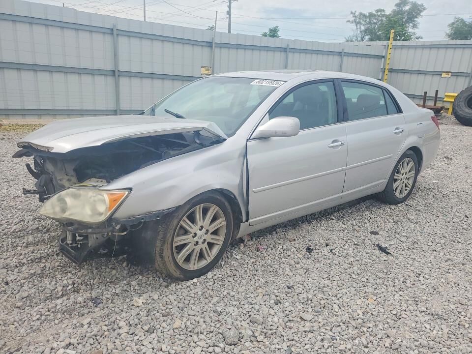 2010 TOYOTA Avalon