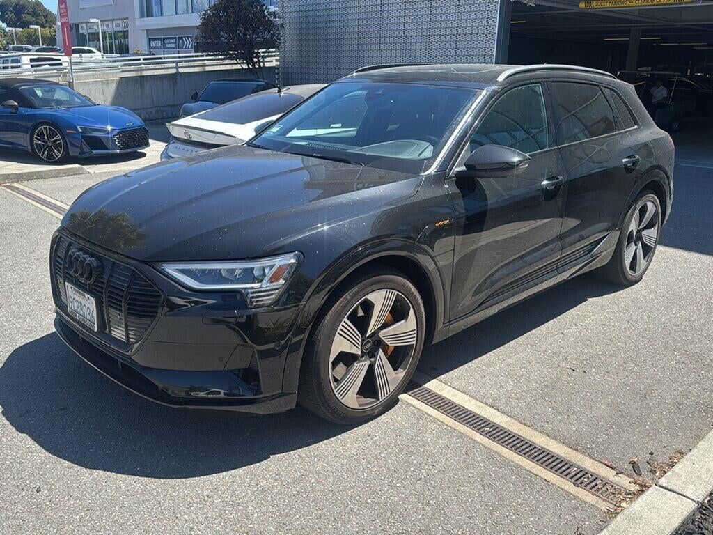 2022 AUDI e-tron