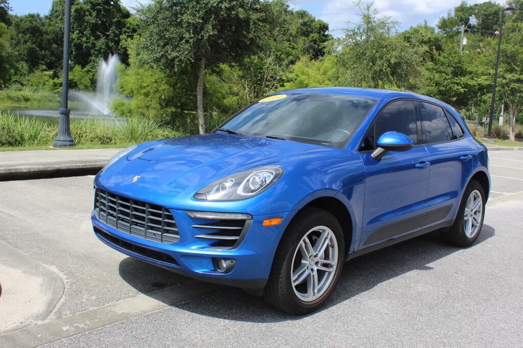 2017 PORSCHE Macan