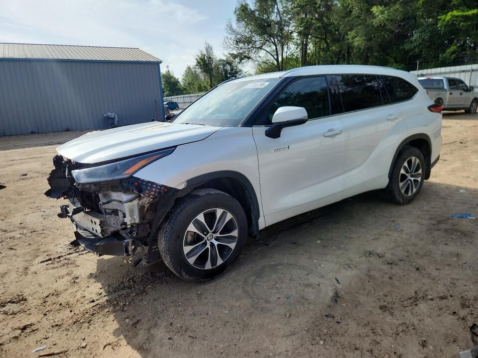 2021 TOYOTA Highlander