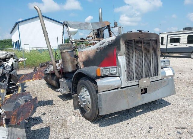 2000 PETERBILT 379