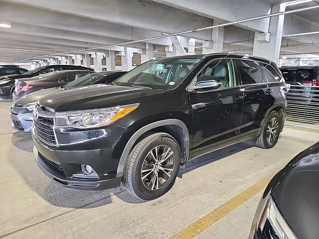 2016 TOYOTA Highlander