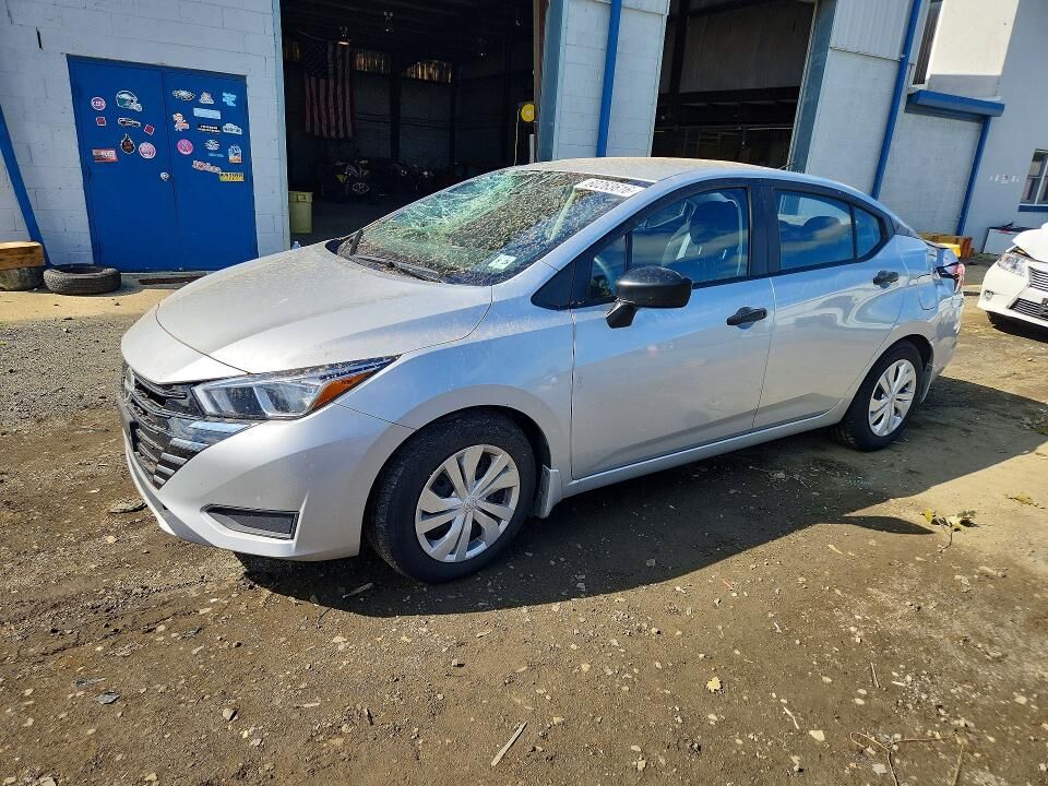 2023 NISSAN Versa