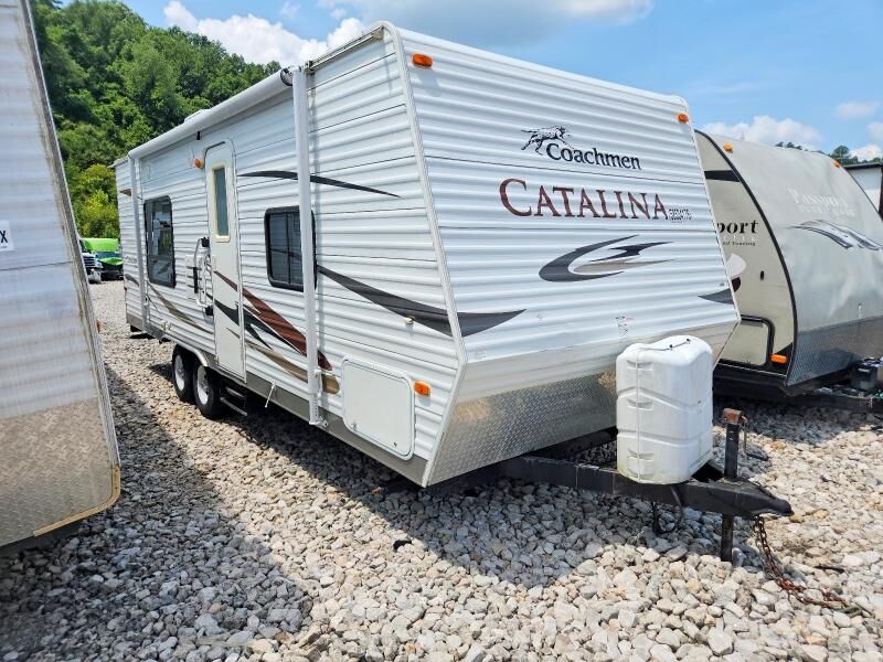 2011 FOREST RIVER Catalina