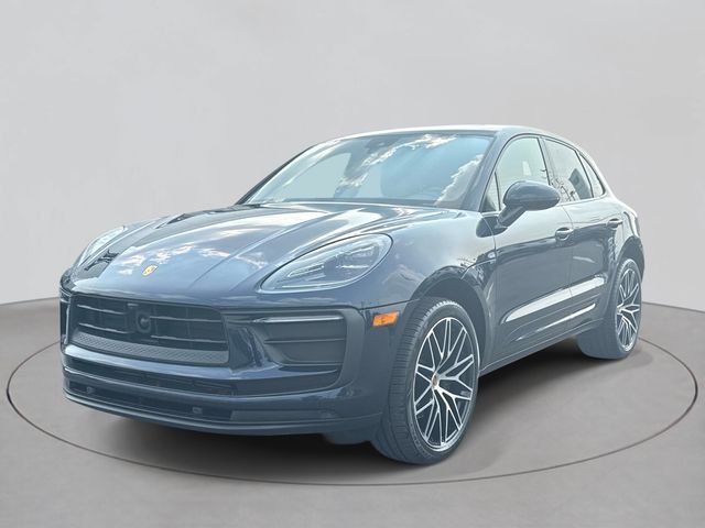 2022 PORSCHE Macan