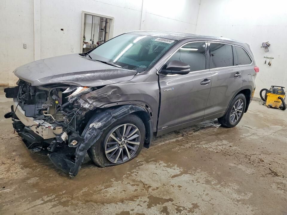 2018 TOYOTA Highlander