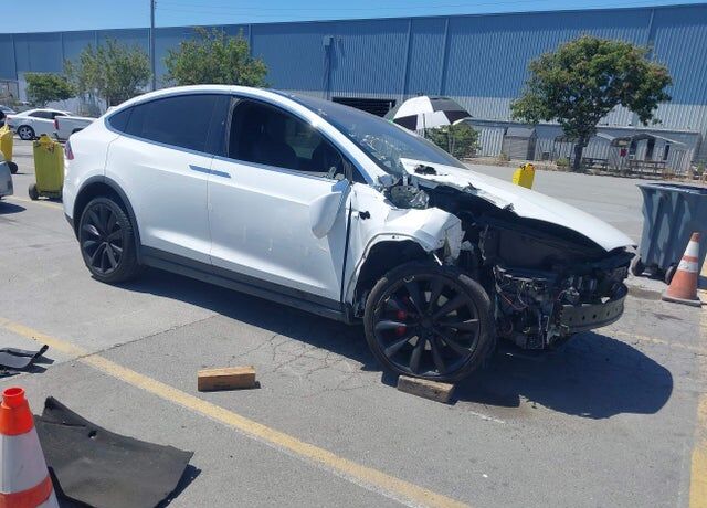 2016 TESLA Model X