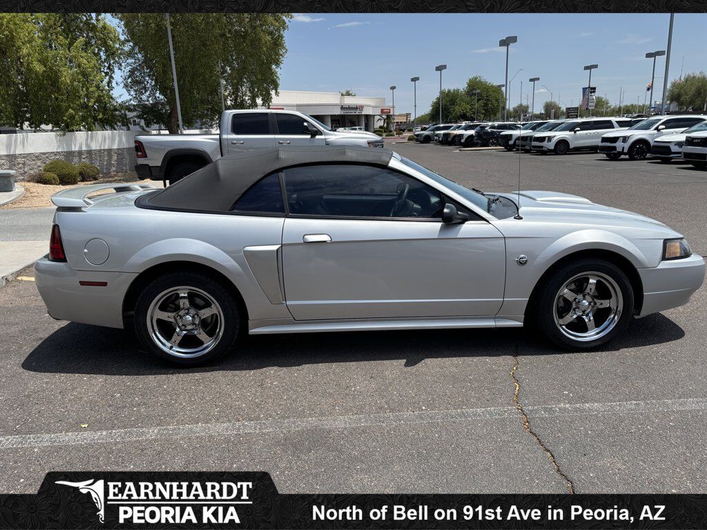 2004 FORD Mustang