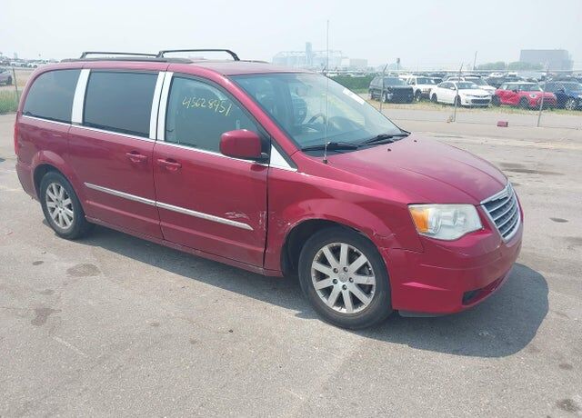 2014 CHRYSLER Town and Country