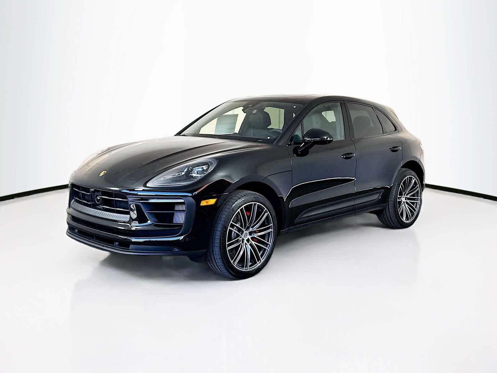 2026 PORSCHE Macan