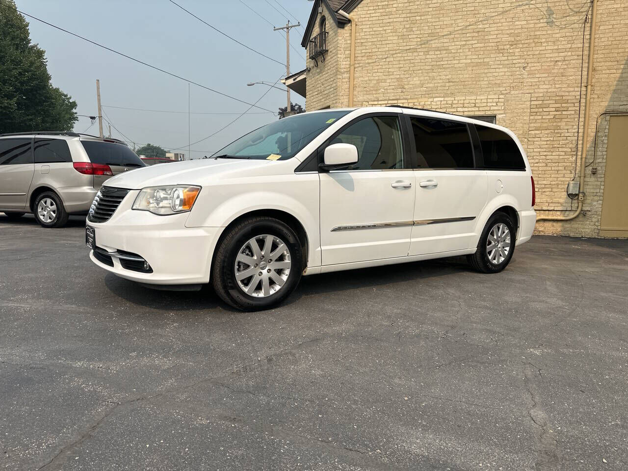 2016 CHRYSLER Town and Country