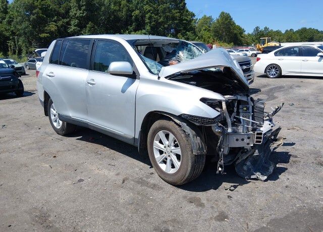 2011 TOYOTA Highlander