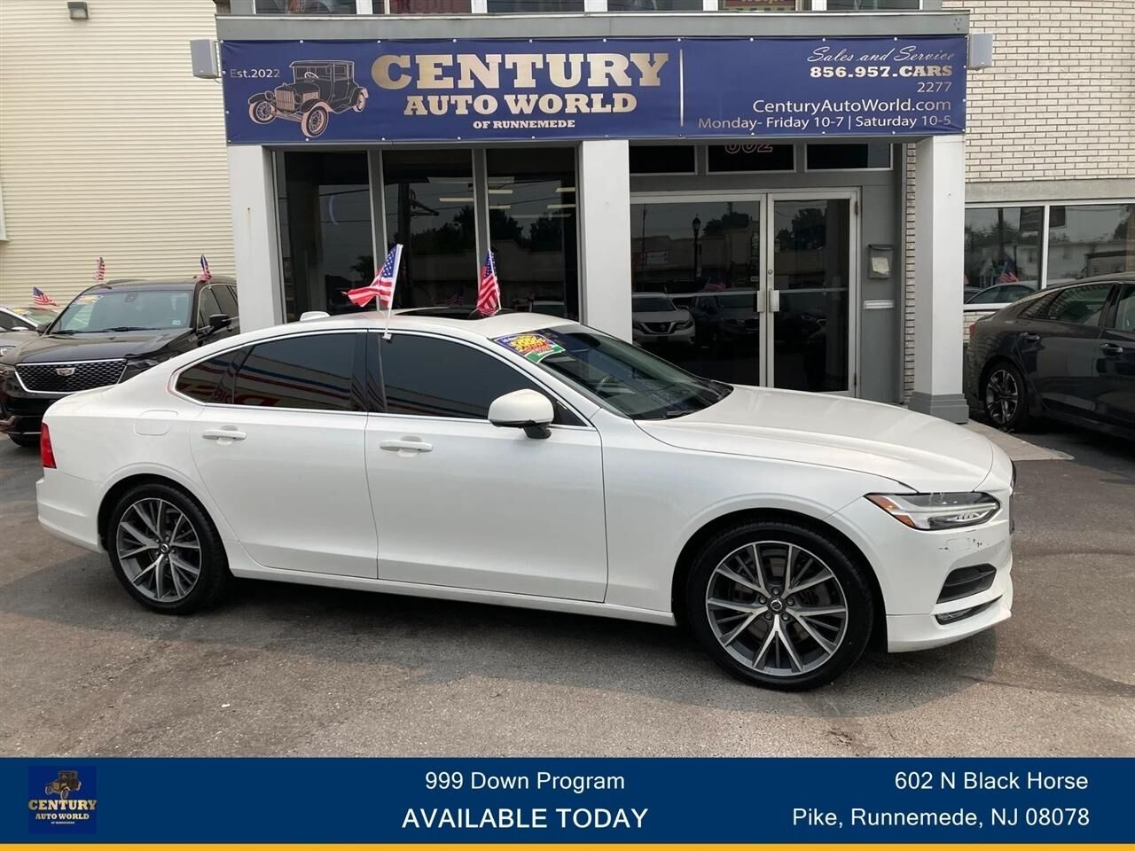 2017 VOLVO S90