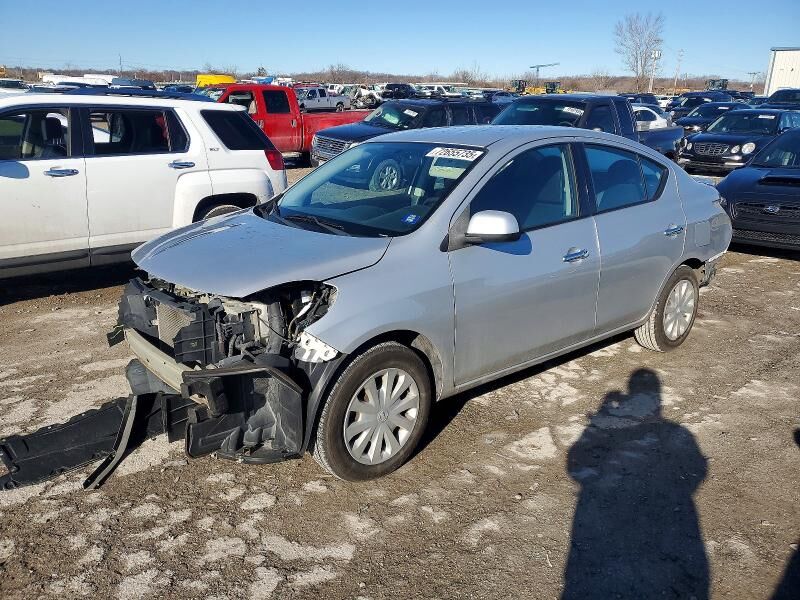 2014 NISSAN Versa