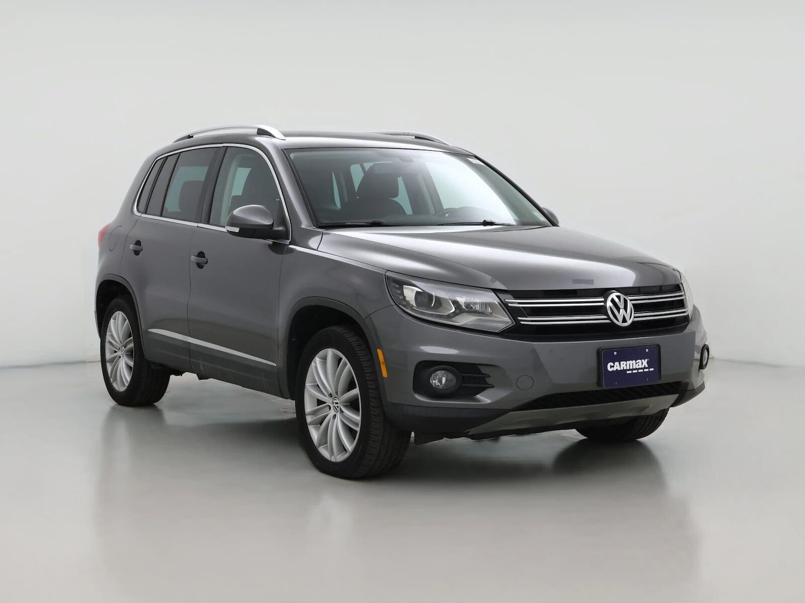 2016 VOLKSWAGEN Tiguan