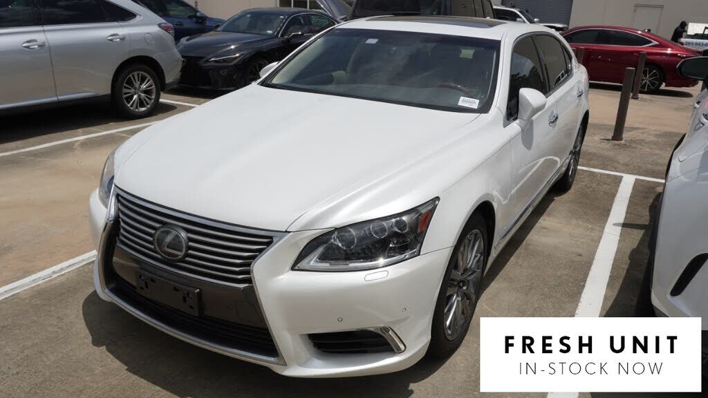 2016 LEXUS LS