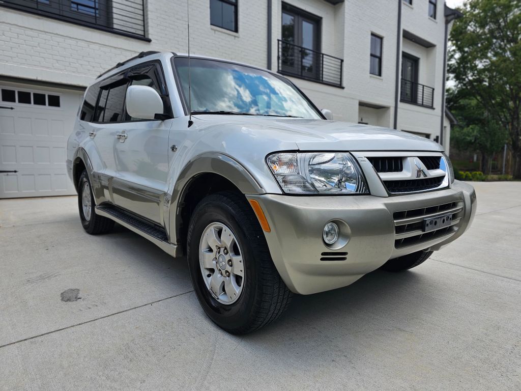 2003 MITSUBISHI Montero