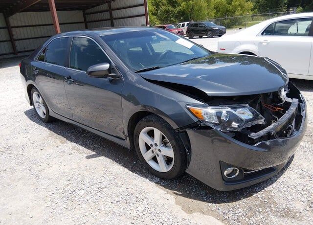 2013 TOYOTA Camry