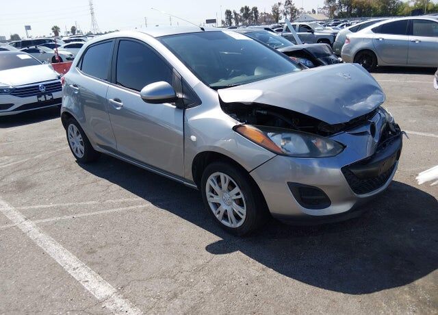 2013 MAZDA Mazda2