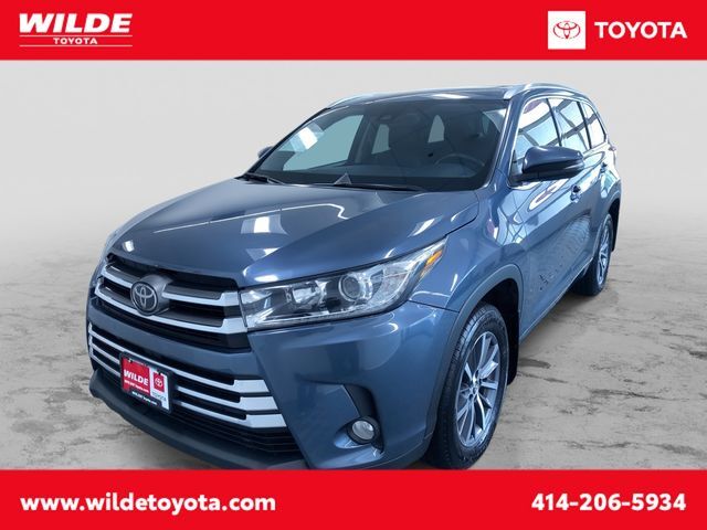 2017 TOYOTA Highlander