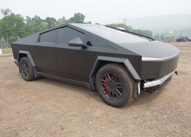 2025 TESLA Cybertruck