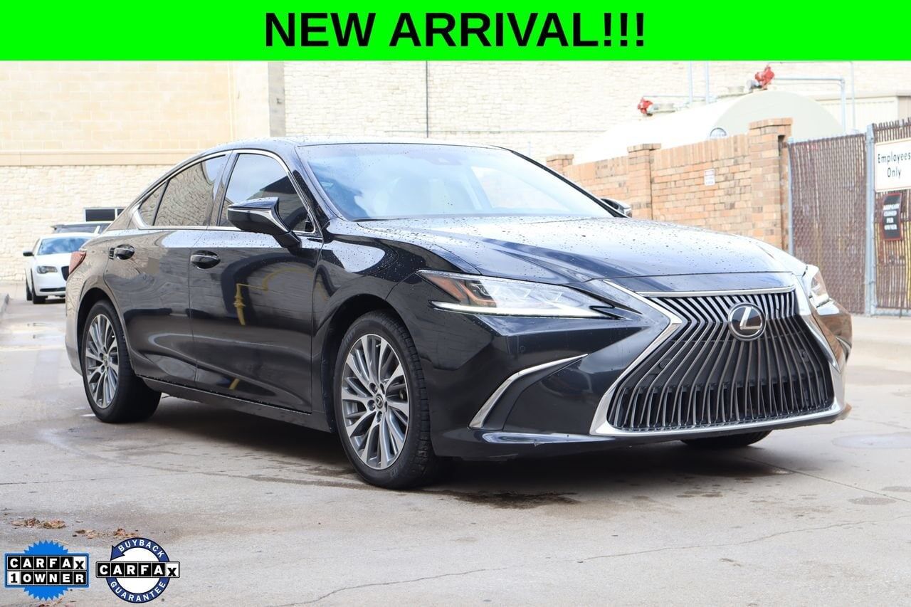 2019 LEXUS ES