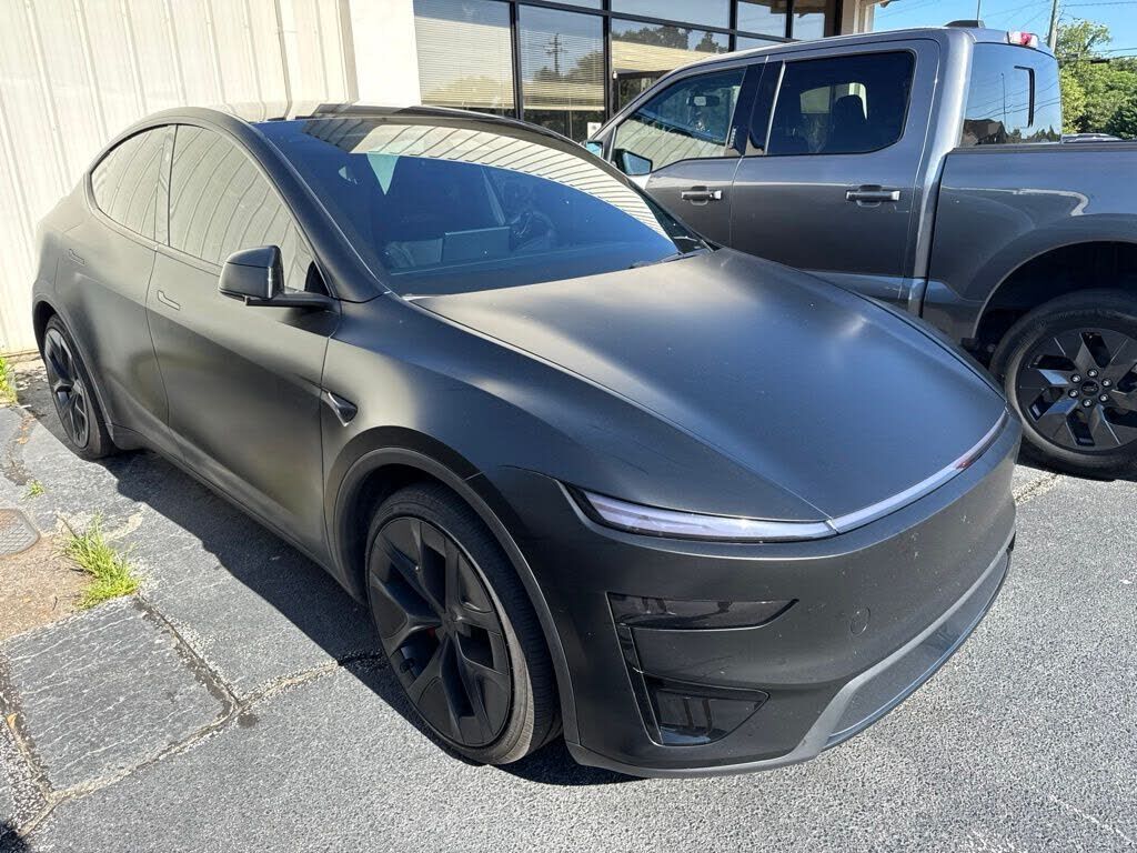 2026 TESLA Model Y