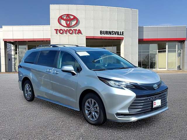2023 TOYOTA Sienna