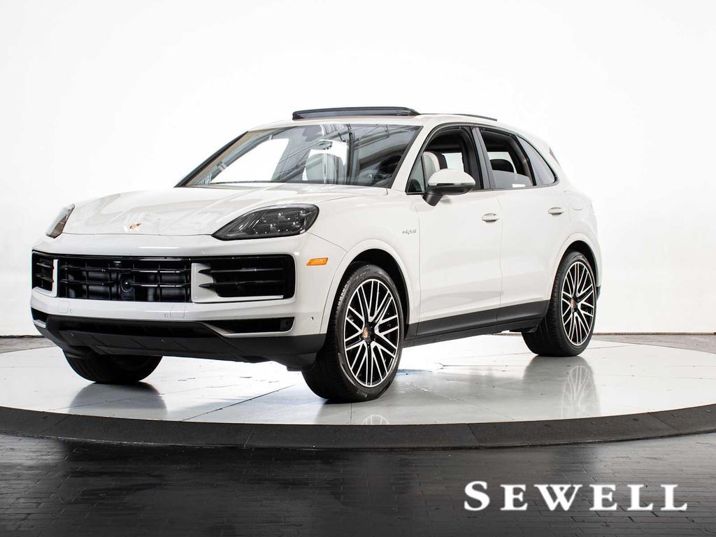 2025 PORSCHE Cayenne