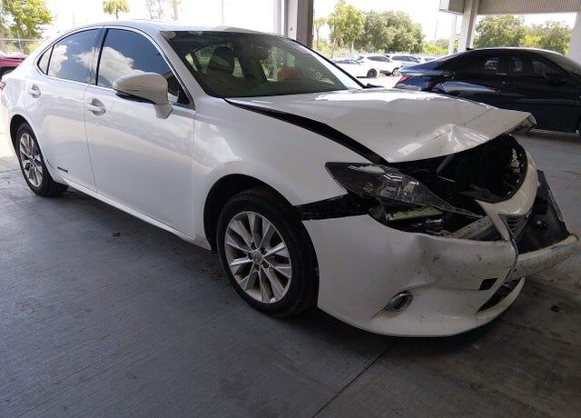 2013 LEXUS ES