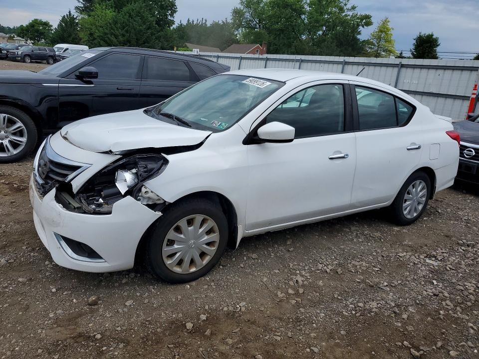 2016 NISSAN Versa