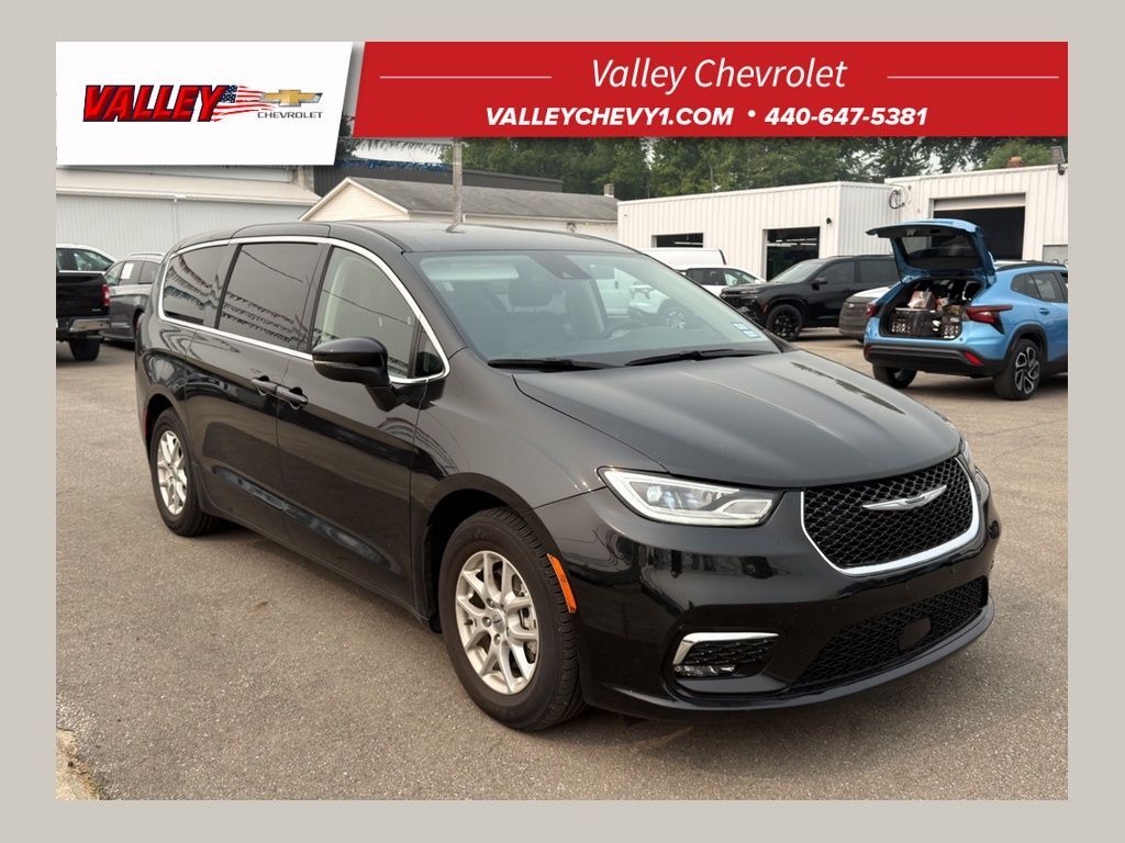 2023 CHRYSLER Pacifica