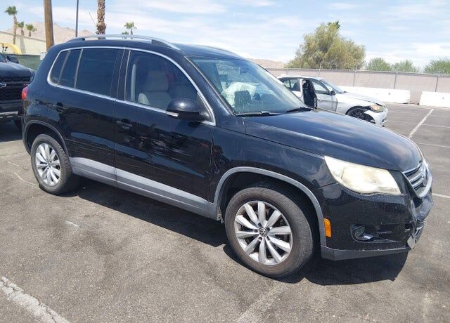 2011 VOLKSWAGEN Tiguan