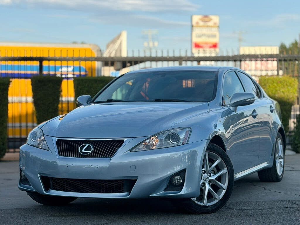 2011 LEXUS IS