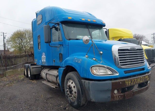 2010 FREIGHTLINER Columbia