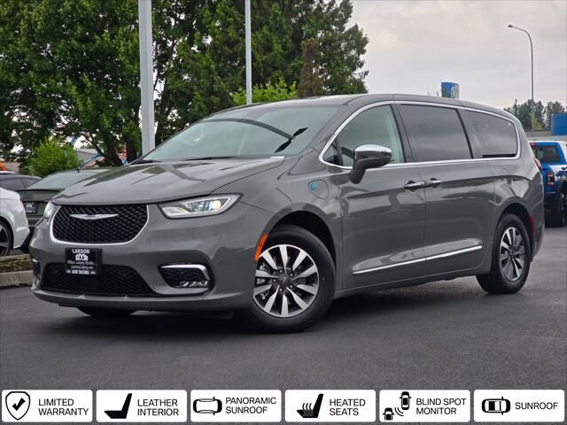 2022 CHRYSLER Pacifica