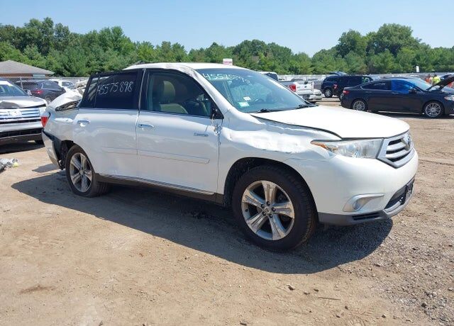 2013 TOYOTA Highlander
